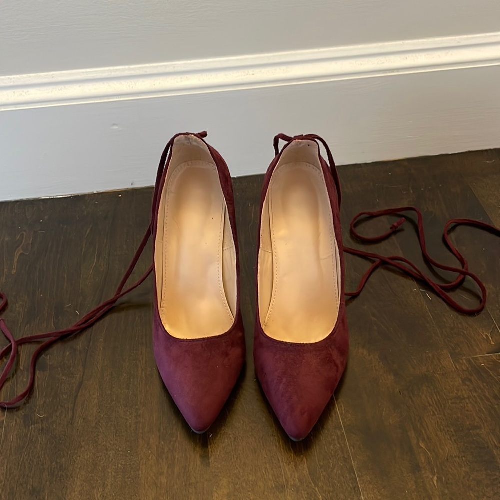 Lace up heels suede